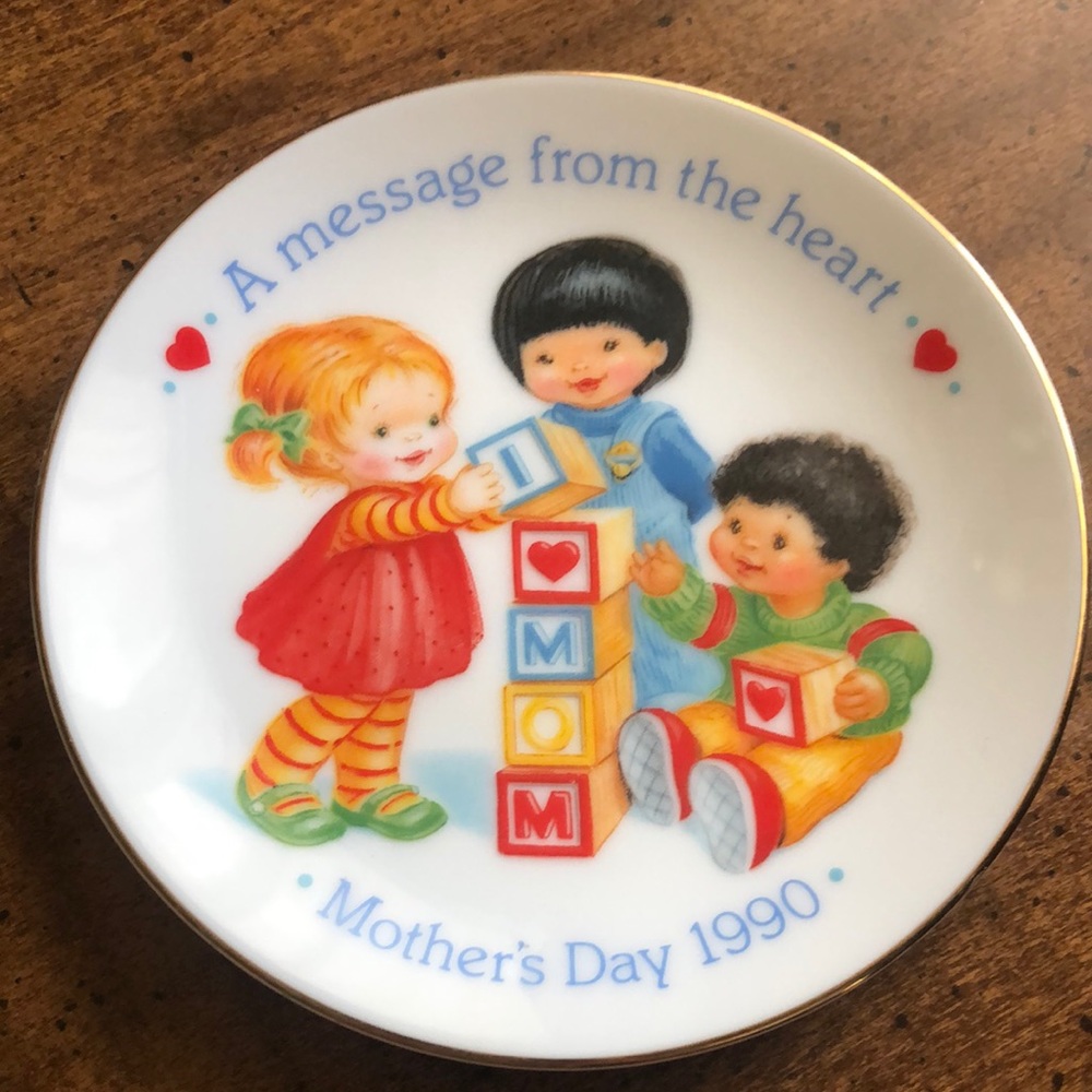 1990 Mother's Day AVON Collectable Plate Gold Trimmed